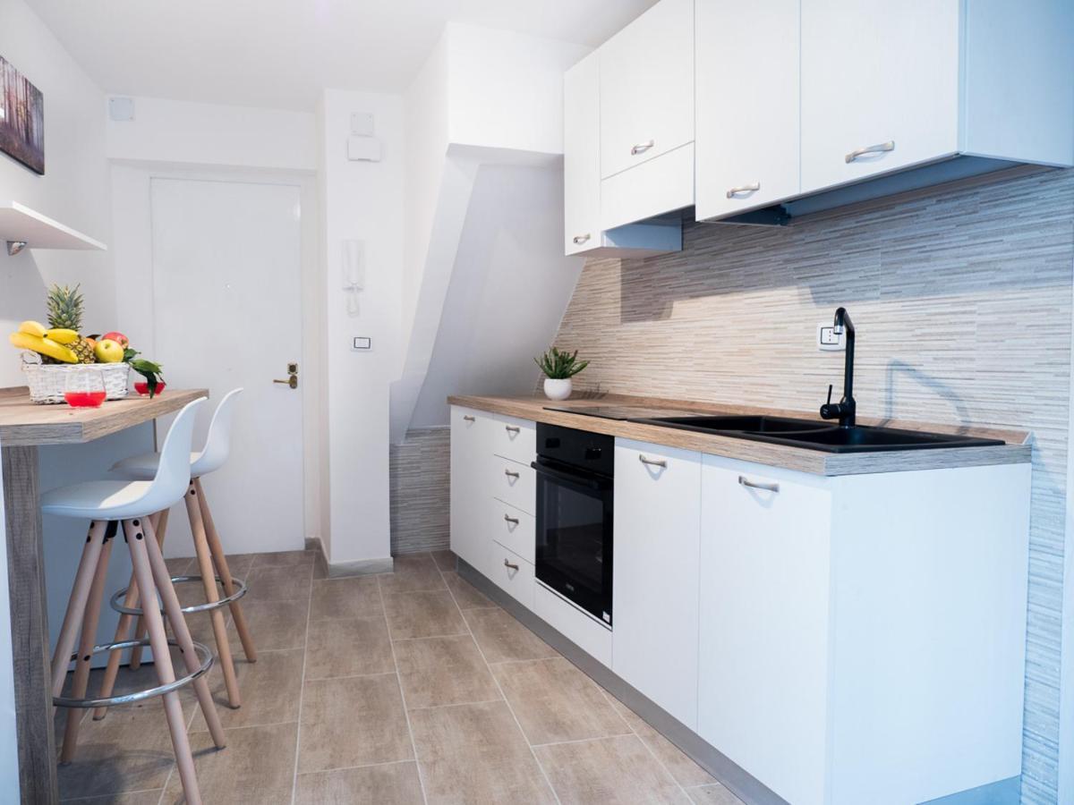 Chiaia Premium Flat, Naples Center, Near Seaside Apartment Exterior photo